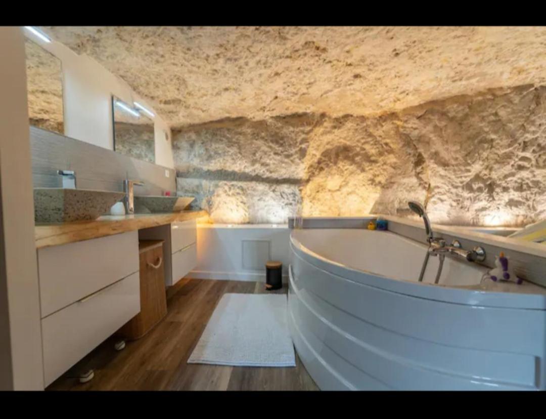 Maison Troglodyte Πουατιέ Εξωτερικό φωτογραφία